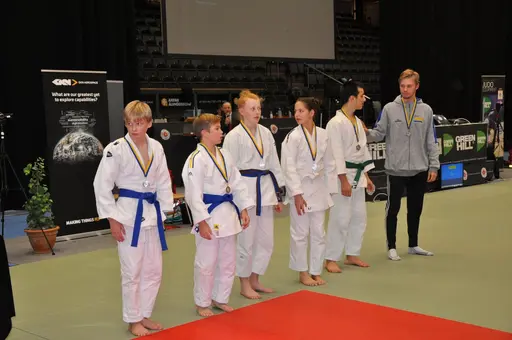 fotografierna är fria att delas/användas för privat bruk samt i judosammanhag dock ej för kommersiellt bruk.