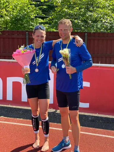 Elin Hartelius och Emir Halalkic sprang mycket bra på SM i 24-timmars!