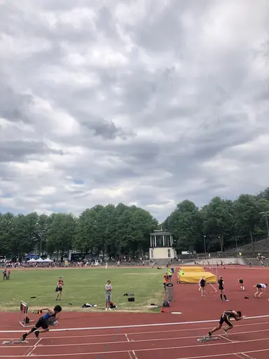 P17 4x100m samt GULD-veteranerna på 3x1500m!