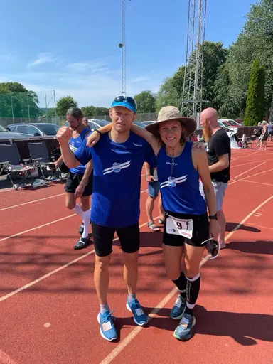Elin Hartelius och Emir Halalkic sprang mycket bra på SM i 24-timmars!