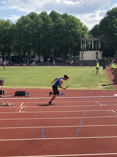 P17 4x100m samt GULD-veteranerna på 3x1500m!