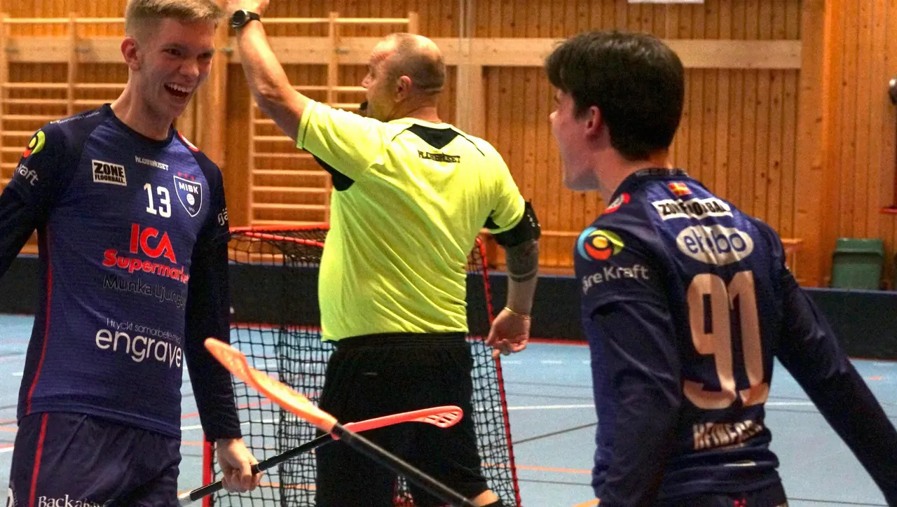 #91 Sebastian Heinegren firar sitt mål mot Warberg Foto: Tuva Jensen