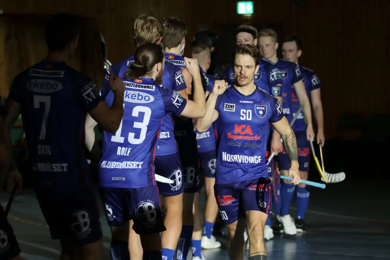 Oliver har bockat upp den i bortre X Foto: Roger Nielsen