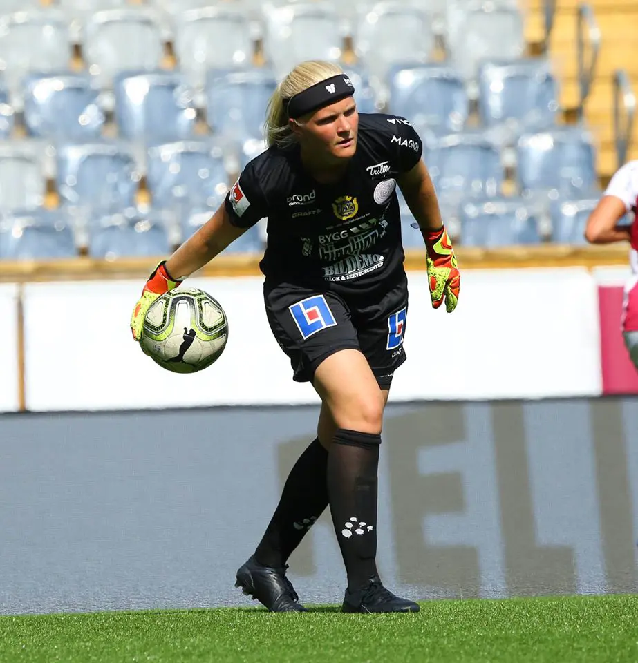Uppsalas målvakt Emma Holmgren. Foto - Tobbe Bengtsson.