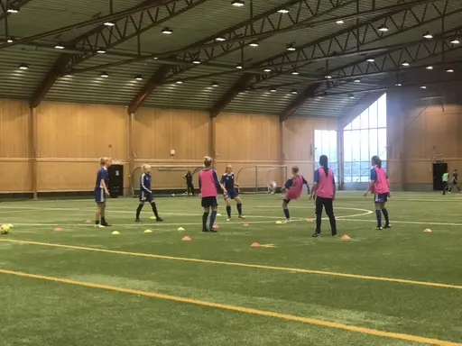 Lite fotbollstennis och 5 mot 5 spel
