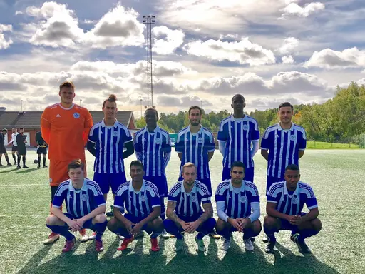 Wilondja Fataki, hörna, startelvan, blåsig hörnflagga, Frans Gabro och ännu en luftduell vid hörna.
