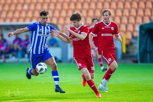 Två gamla Spångaspelare som matchcoacher: Serkan Görgülü och Fredrik Giesecke