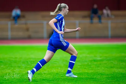 Väggen Alicia, djupledslöparen Amanda Morén, kapten Lea som nästan gör mål, försvarsgiganten Jenny och segerskytten Gina. Foto: Mikael Wiklund 