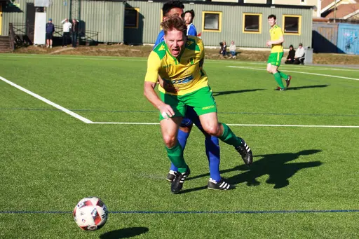 Liam Hägvall, Markus Blomquist, kamp om bollen, Startelvan (+ Engin), Bejoy Khan, Wilondja Fataki, Emil Gabro och Liam igen