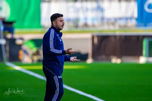 Två gamla Spångaspelare som matchcoacher: Serkan Görgülü och Fredrik Giesecke