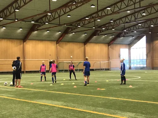 Lite fotbollstennis och 5 mot 5 spel