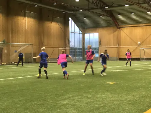 Lite fotbollstennis och 5 mot 5 spel