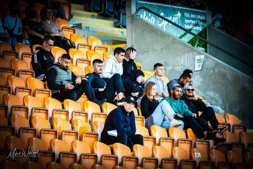 Två gamla Spångaspelare som matchcoacher: Serkan Görgülü och Fredrik Giesecke