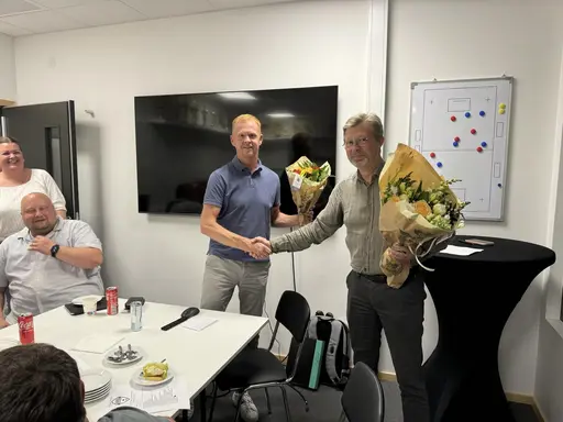 Bilder från mötet där Niclas avtackades, Berit och Ulrika gratulerades för sina nollor ;-)