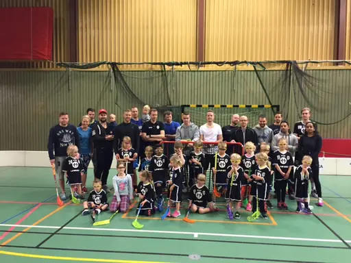 Bilder från dagens föräldrarmatch; samling, information, matchen och gruppbild