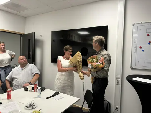 Bilder från mötet där Niclas avtackades, Berit och Ulrika gratulerades för sina nollor ;-)