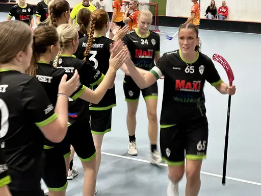 Martina har precis reducerat till 2-1