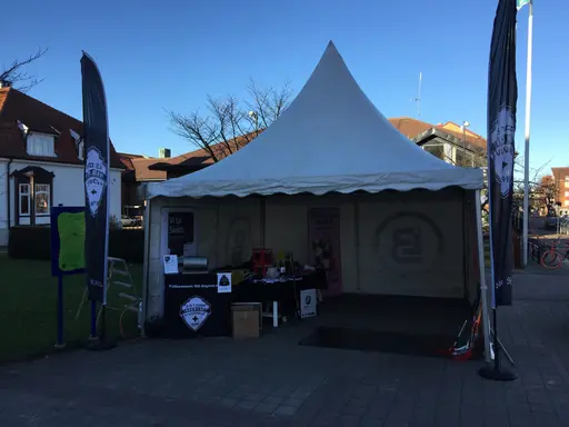 ÅKIBS-tältet på torget