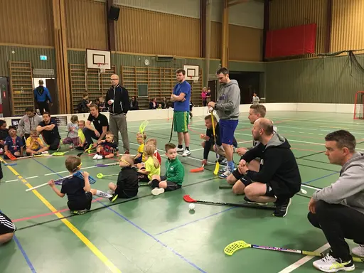 Bilder från dagens föräldrarmatch; samling, information, matchen och gruppbild