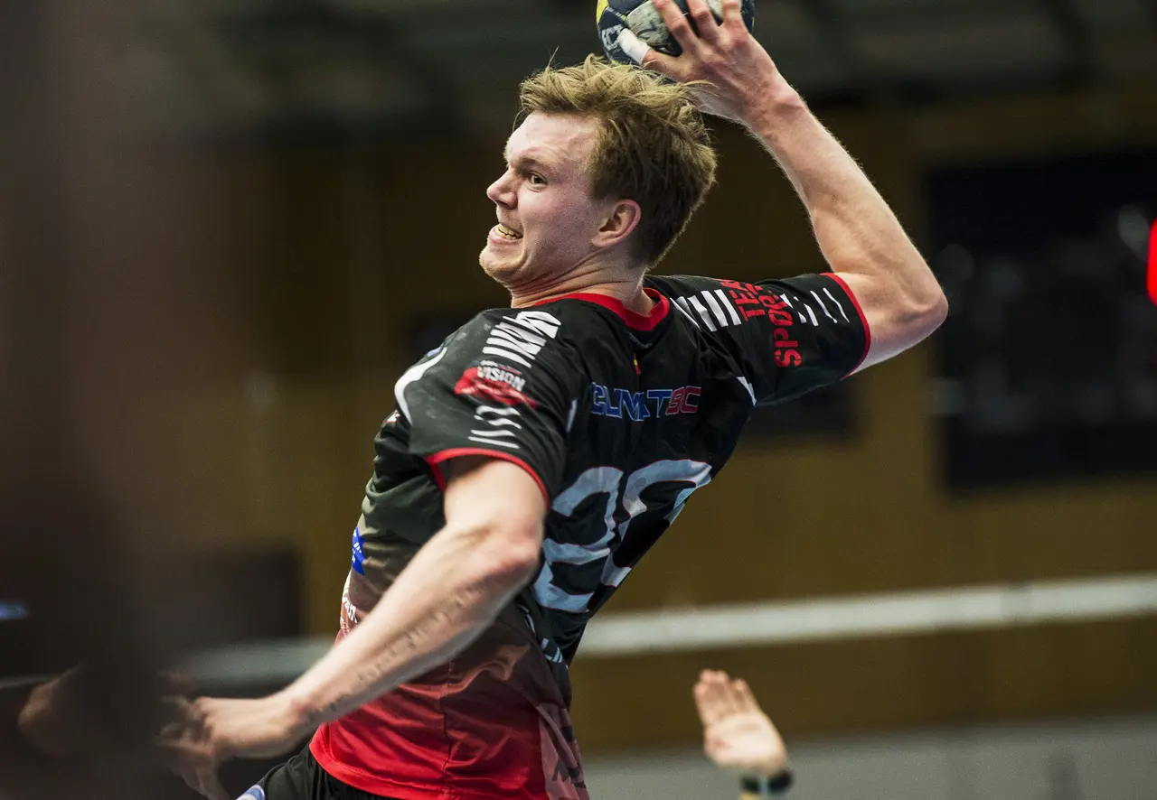 Adam Lönn stannar i HK Malmö Foto: Bildbyrån