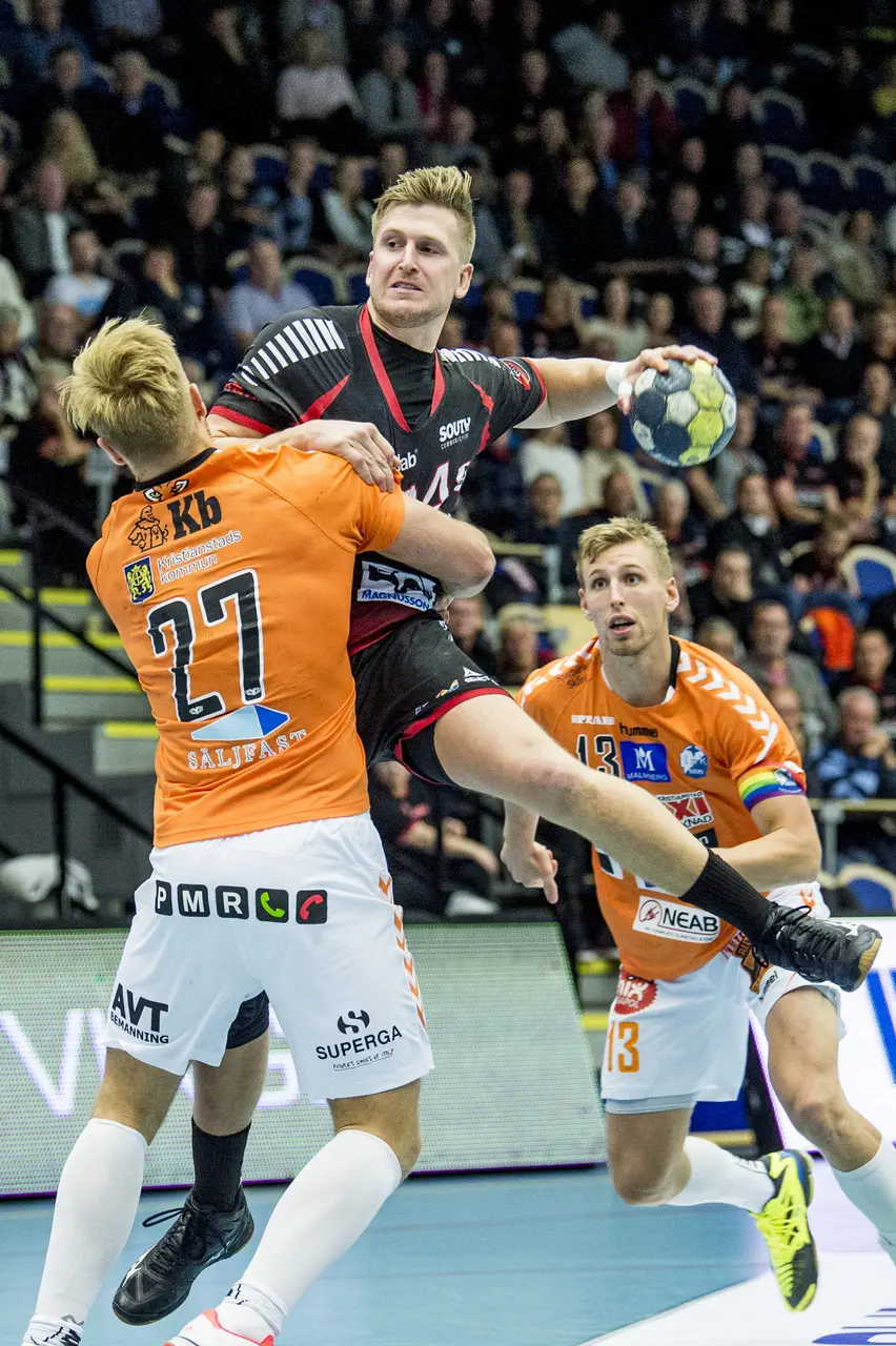 Låt oss hoppas att Linus vänsterslägga mullrar friskt mot IFK! Foto: Bildbyrån