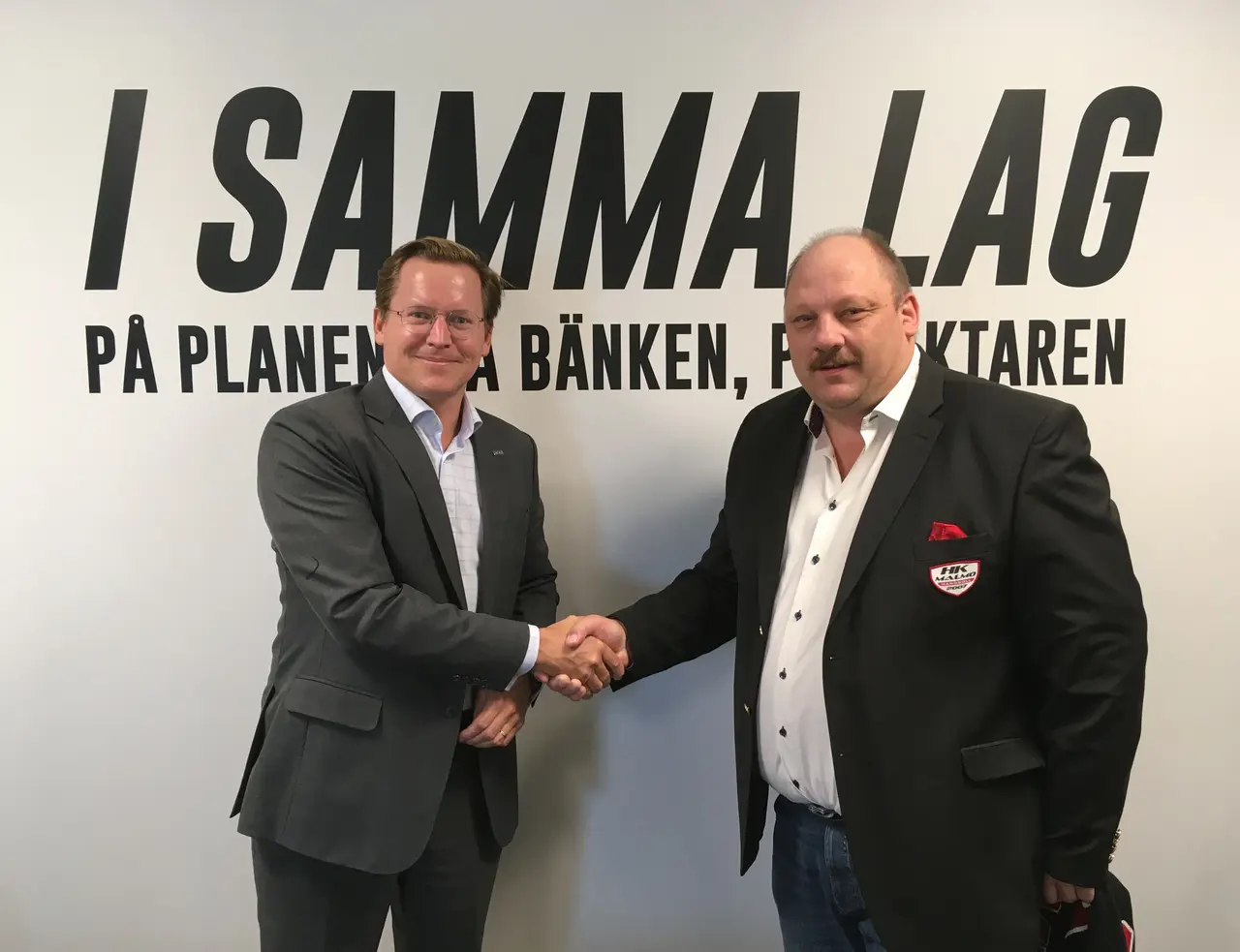Joacim Lindoff, VD och koncernchef, Arjo tillsammans med Jörgen Rasmusson, ordförande i HK Malmö