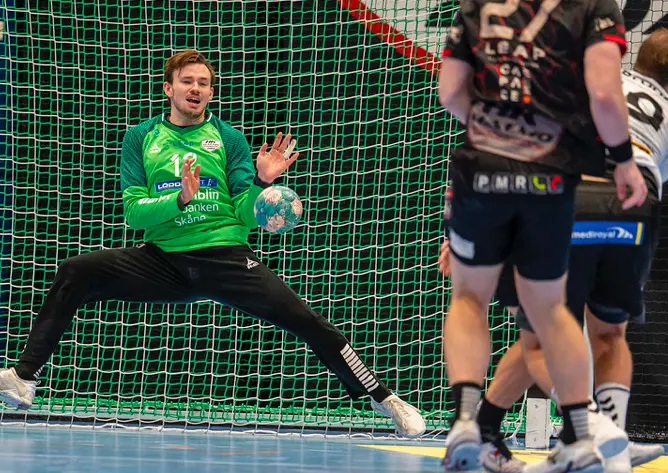 Kristian Zetterlund med viktiga räddningar i viktiga lägen mot Alingsås. Arkivbild: Samir Popaja
