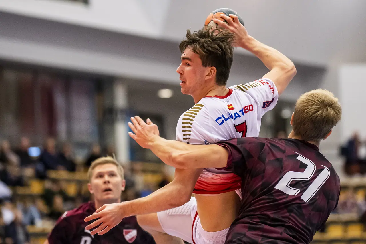 Tim Hilding stormar fram Arkiv: Bildbyrån