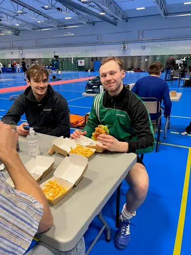 Sebbe tog guld i herrarnas seniorflorett. Jodde och Viggo tog brons i samma klass. Joel tog silver i värja U20. TUGG Burgers och Aqua Nobel sponsrade. 