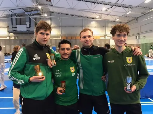 Sebbe tog guld i herrarnas seniorflorett. Jodde och Viggo tog brons i samma klass. Joel tog silver i värja U20. TUGG Burgers och Aqua Nobel sponsrade. 