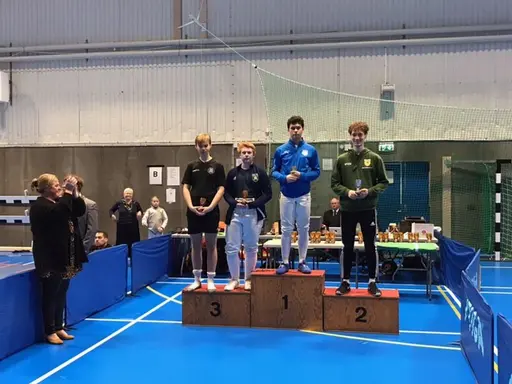 Sebbe tog guld i herrarnas seniorflorett. Jodde och Viggo tog brons i samma klass. Joel tog silver i värja U20. TUGG Burgers och Aqua Nobel sponsrade. 
