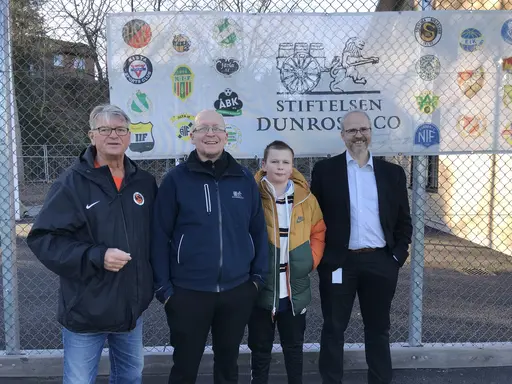 Föräldrarbesök, Göteborgsbesök från Dunross & Co, fotbollsträning ute fungerar bra denna vinter, STORA COOP en av tre huvudsponsorer och Tomas och Ronny våra anställda. Solbergaboken finns att köpa.