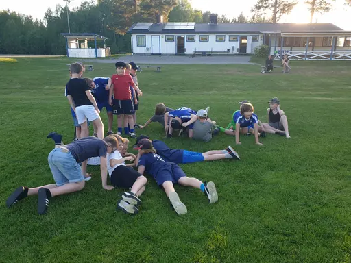 Mingelbingo och samarbetsövningar från SISU toppat med en tur till utsiktstornet