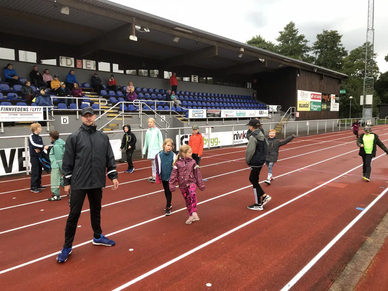 Uppvärmning innan minikampen börjar. (Foto privat)