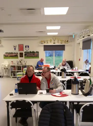 Våra syns våra flitiga veteraner i arbete med Material bodarna och medlems registret. 