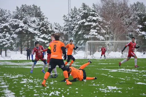 Förlust mot Kraftleden med 3-7. Och 2-4 mot Bålsta Sanering!