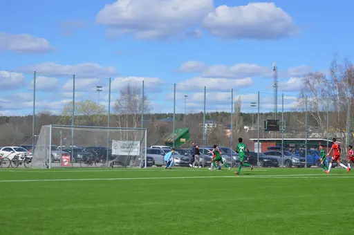 Härlig vinst med 6-3. Tre mål av Roni.