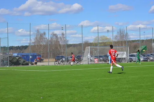 Härlig vinst med 6-3. Tre mål av Roni.