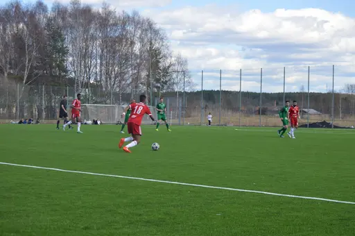 Härlig vinst med 6-3. Tre mål av Roni.