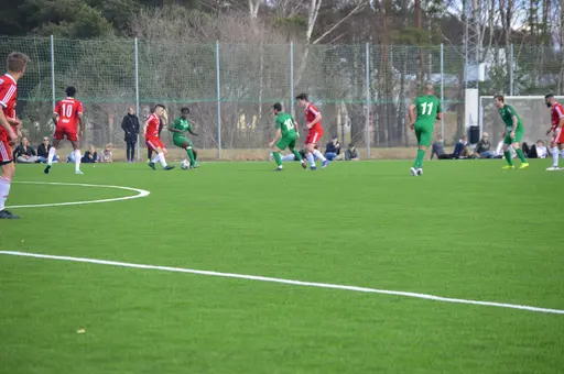 Härlig vinst med 6-3. Tre mål av Roni.