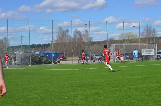 Härlig vinst med 6-3. Tre mål av Roni.