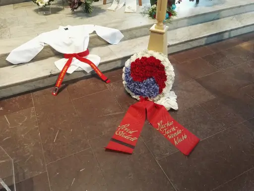 Efter Arvids tragiska bortgång endast 12 år gammal så går klubben ihop som en stor familj och stöttar varandra. Glömmer dig ALDRIG!