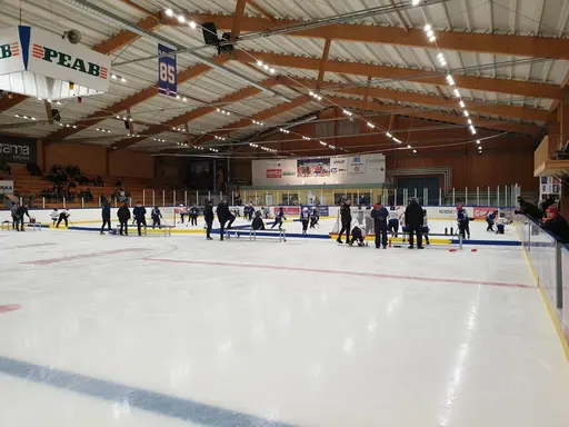 Det spelades på tre planer och efter matcherna tackade Team -13 Sunne, domarna och publiken för en grym afton