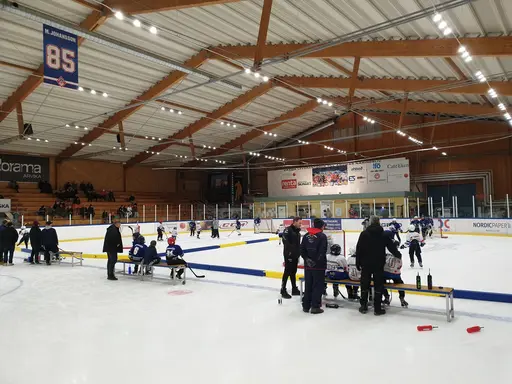 Det spelades på tre planer och efter matcherna tackade Team -13 Sunne, domarna och publiken för en grym afton