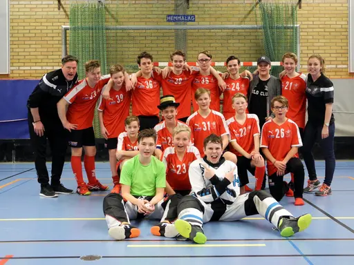 Duktiga glada P03 gängen efter sista matchen säsong 17-18