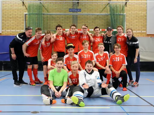 Duktiga glada P03 gängen efter sista matchen säsong 17-18