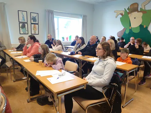 Avslutningsmöte 25 april, Folkets hus.