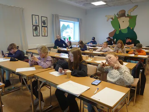 Avslutningsmöte 25 april, Folkets hus.