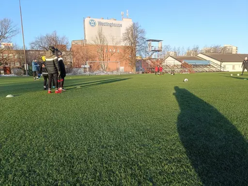 Bilderna är tagna under en morgonträning på Ringvallen söndagen 7 februari. Strålande sol och nollgradigt.
