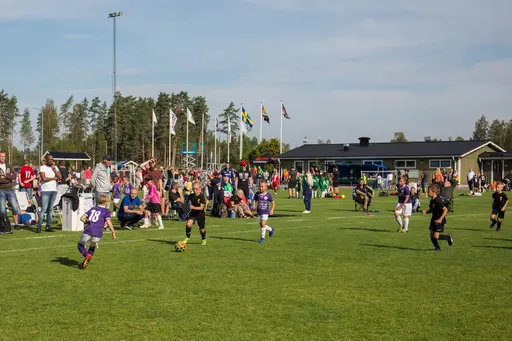Soliga och glada miner på årets upplaga av Karbo Cup.  Foto: Krister Dahlstrand / RogerT
